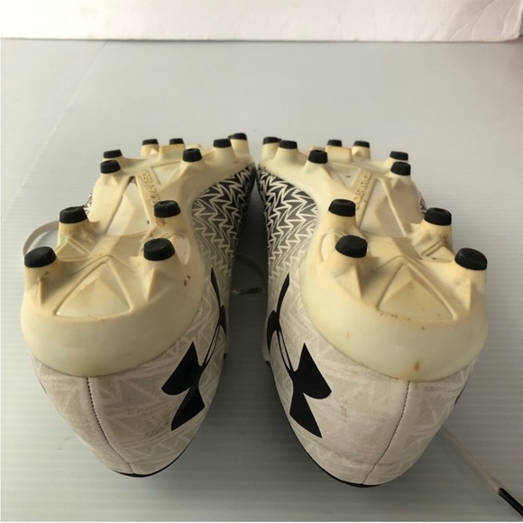 Men’s Under Armour Soccer Cleats - Picture 8 of 11